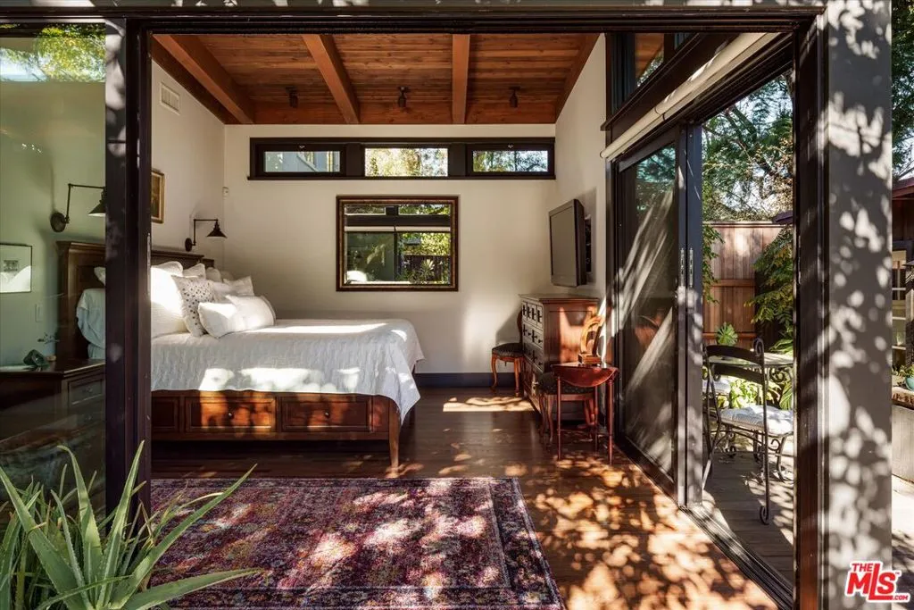 4244 Bluebell Avenue, Studio City, California 91604 home-pic-8